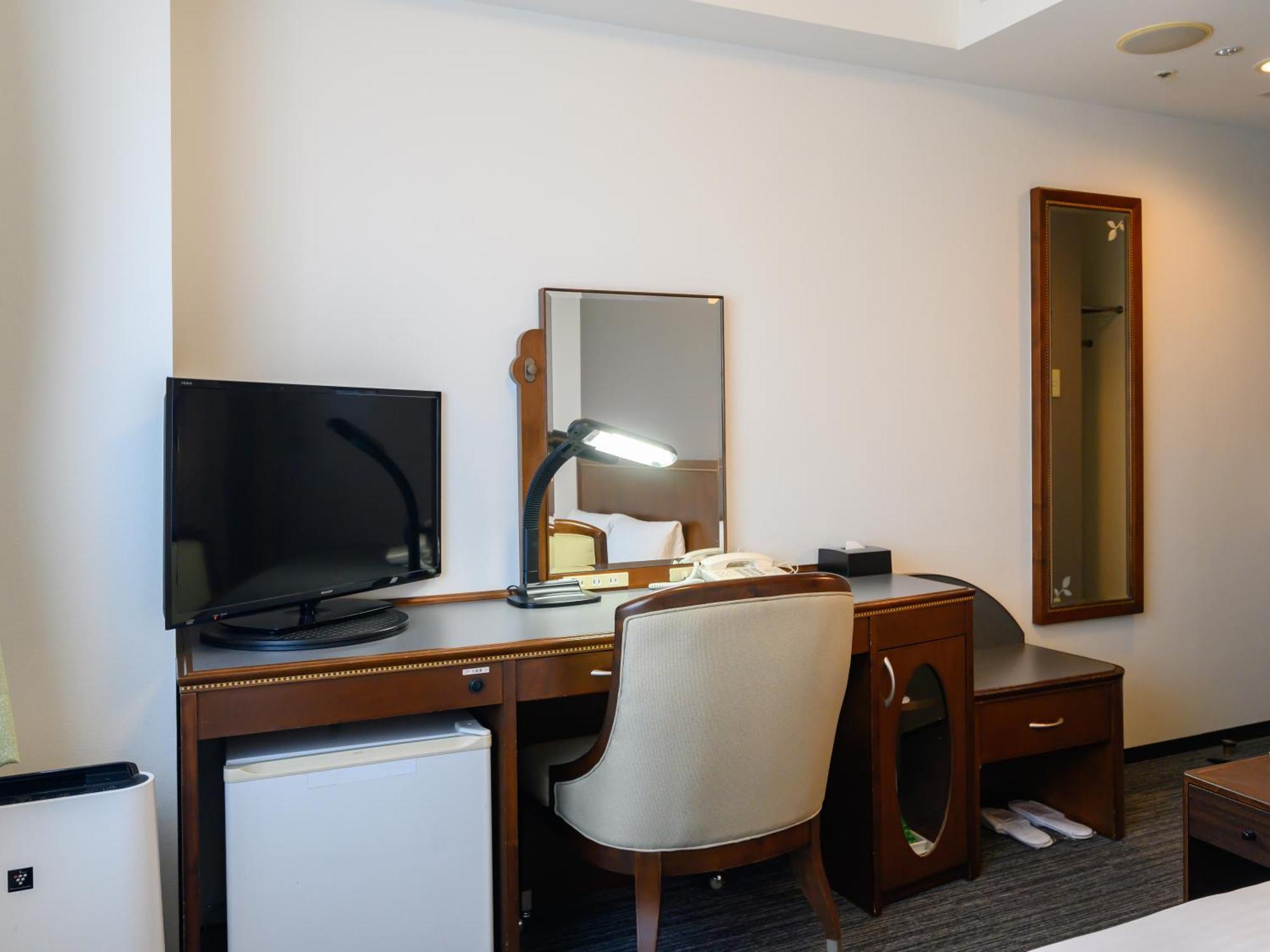 Hotel Green Park Цу Екстериор снимка