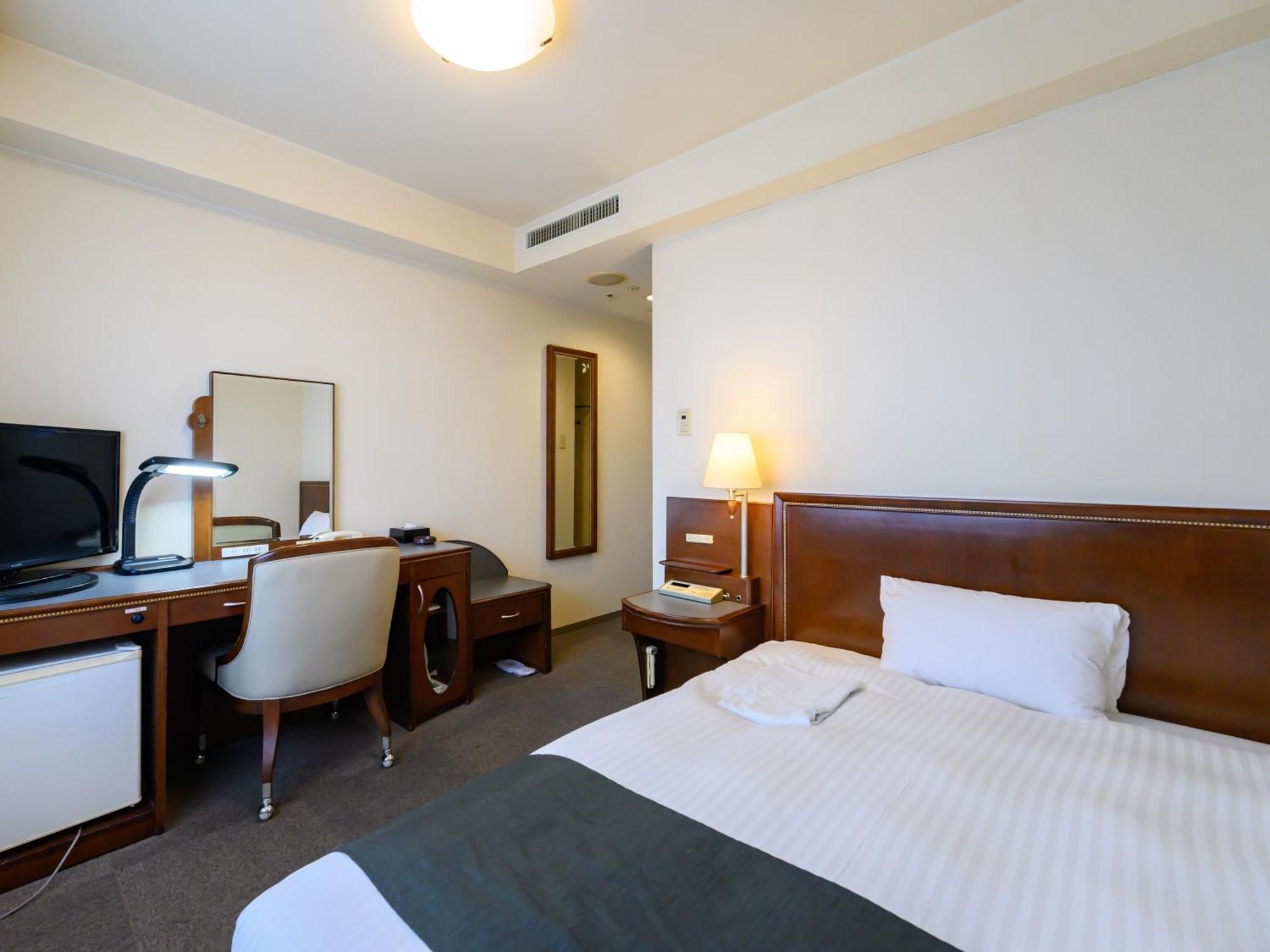 Hotel Green Park Цу Екстериор снимка