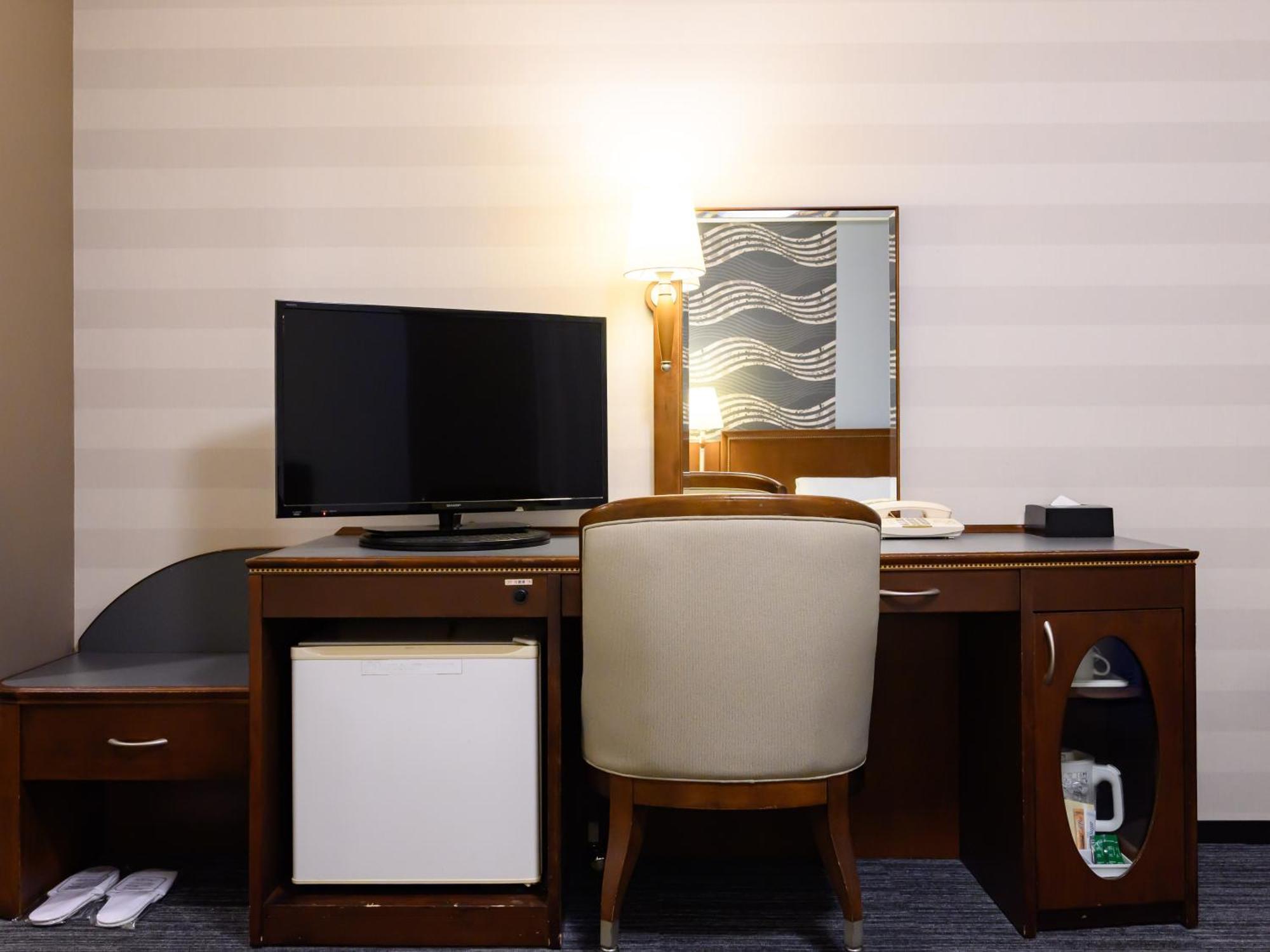 Hotel Green Park Цу Екстериор снимка