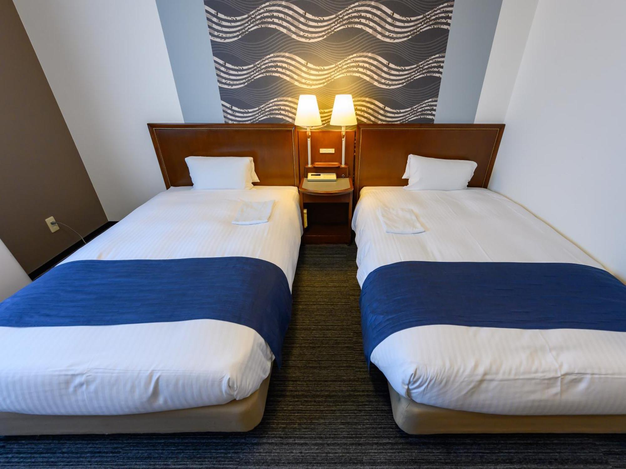 Hotel Green Park Цу Екстериор снимка