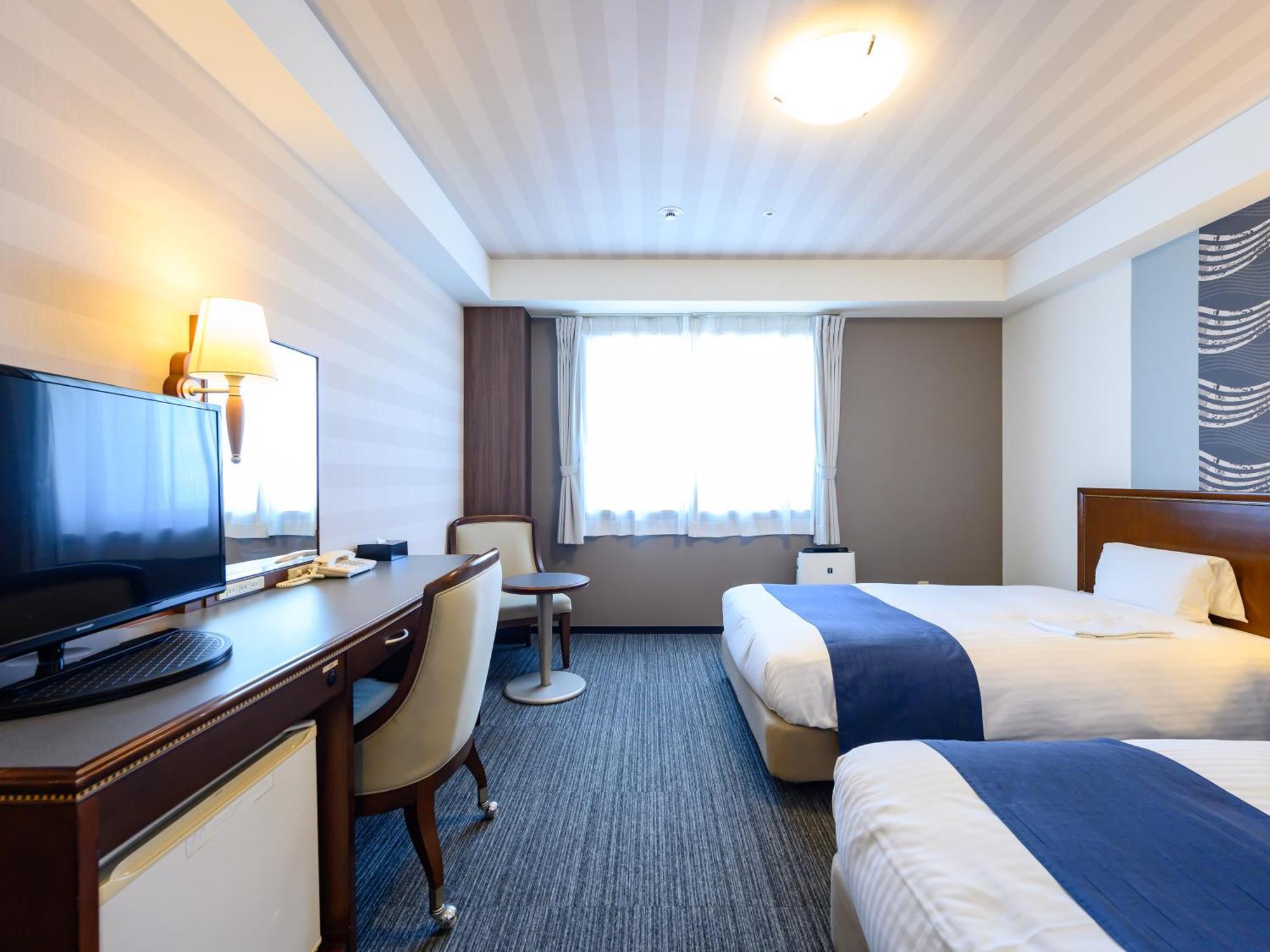 Hotel Green Park Цу Екстериор снимка