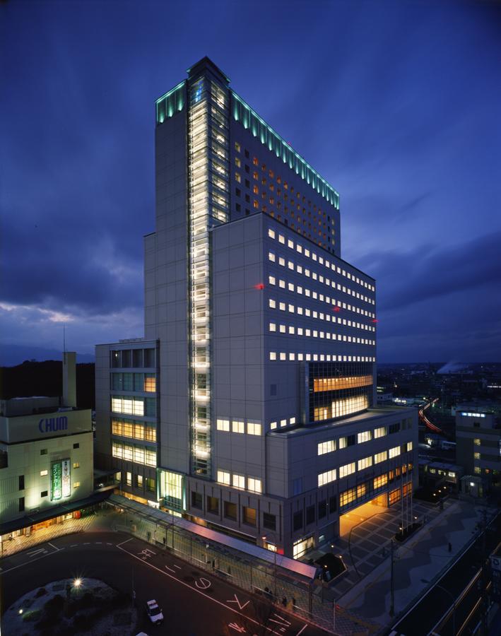 Hotel Green Park Цу Екстериор снимка